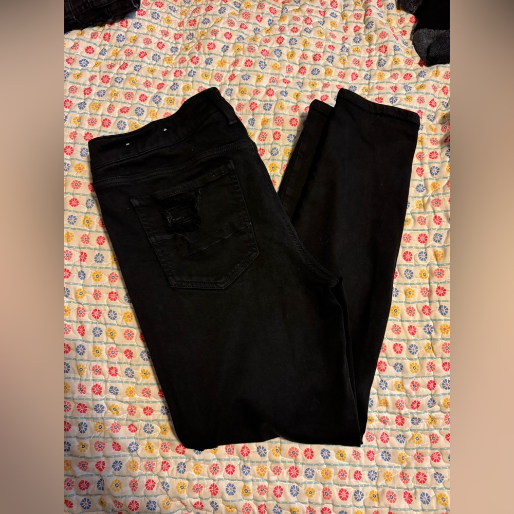 American Eagle Distressed Jeans